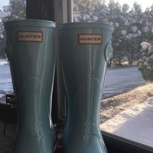 LIKE NEW HUNTER BOOTS! BLACK FRIDAY DEAL!!